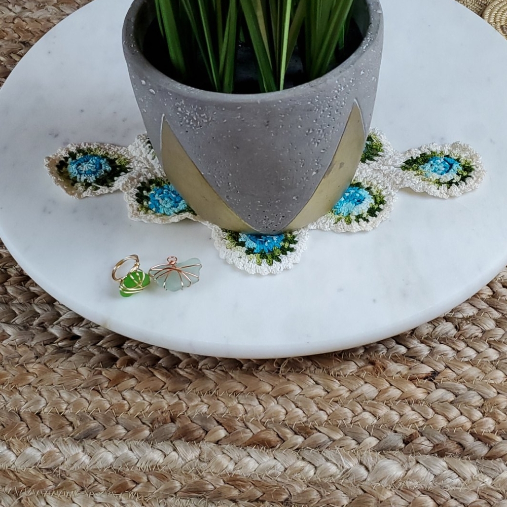 Vintage vtg Handmade white blue green doily - Picture 11 of 11
